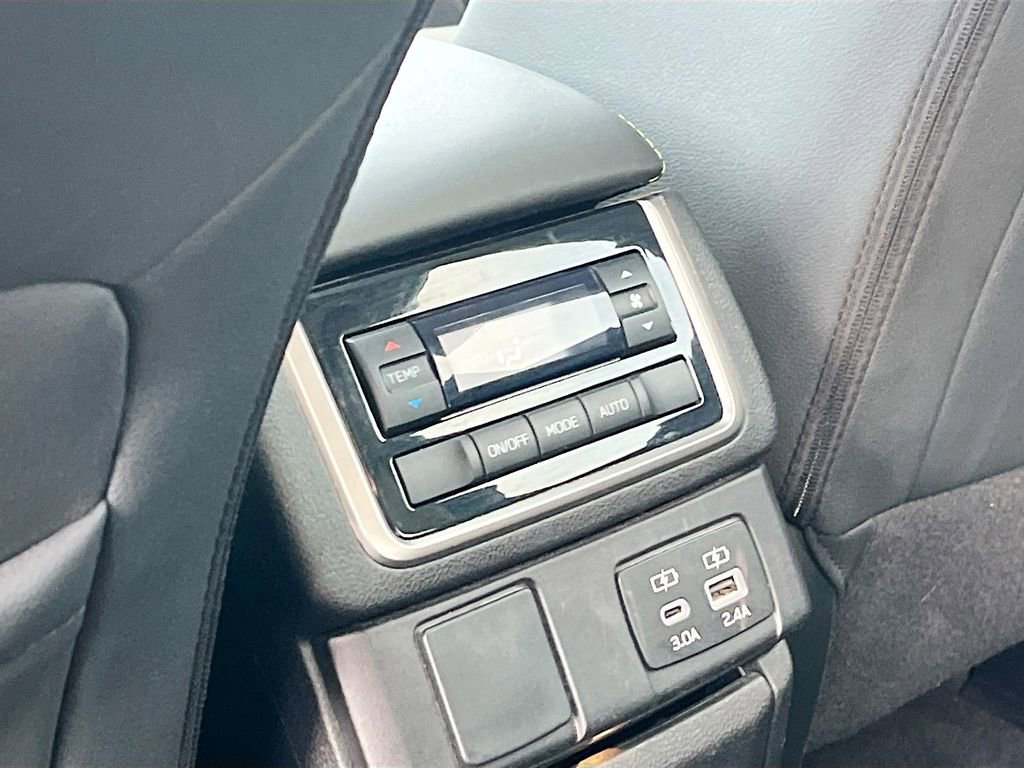 Used 2024 Subaru Ascent Onyx Edition image 24