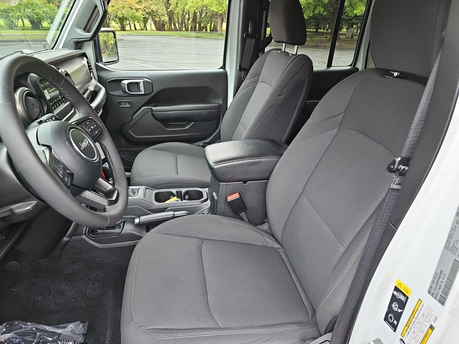 Used 2023 Jeep Wrangler Unlimited w/ Cold Weather Group AWD/4WD image 19