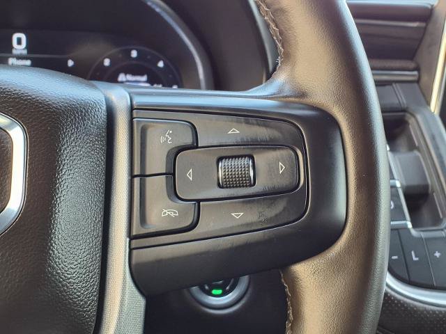 Used 2023 GMC Yukon SLT w/ SLT Luxury Package AWD/4WD image 13
