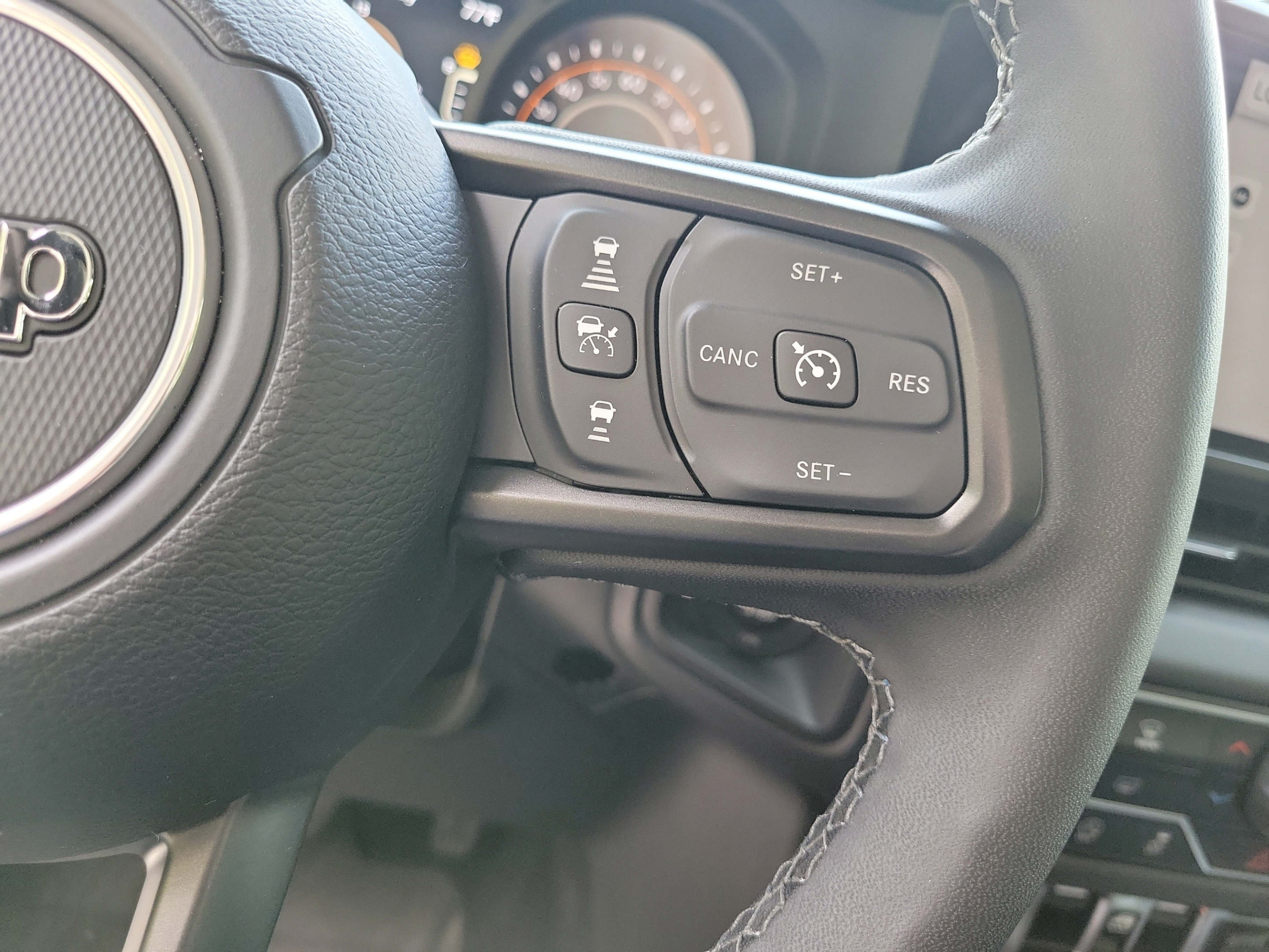 Certified 2025 Jeep Gladiator Rubicon w/ Safety Group AWD/4WD image 25