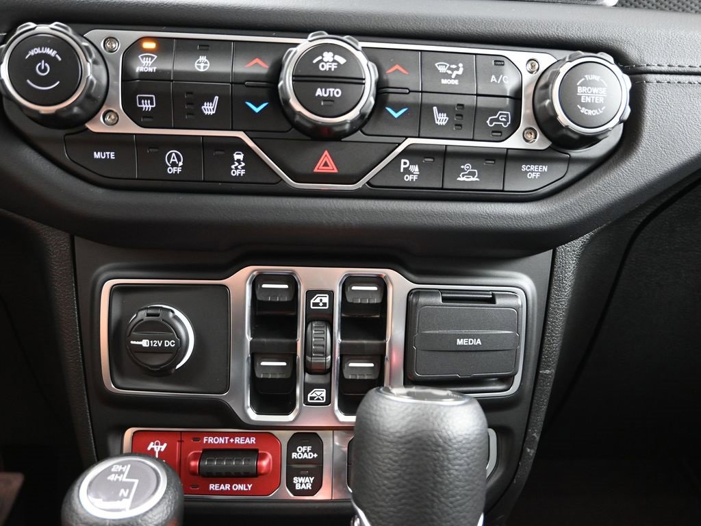 New 2025 Jeep Wrangler Unlimited Rubicon w/ Technology Group image 22