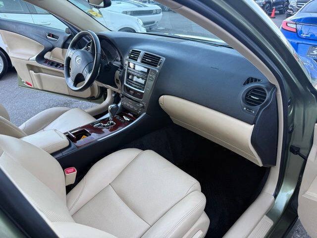 Used 2008 Lexus IS 250 w/ Premium Pkg RWD image 18
