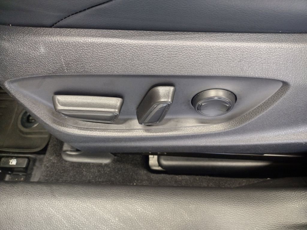Used 2022 Toyota Corolla XSE FWD image 20