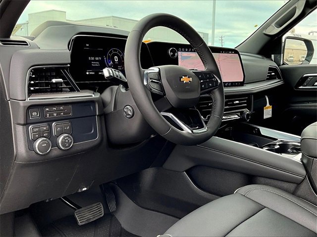 New 2026 Chevrolet Suburban Premier image 8