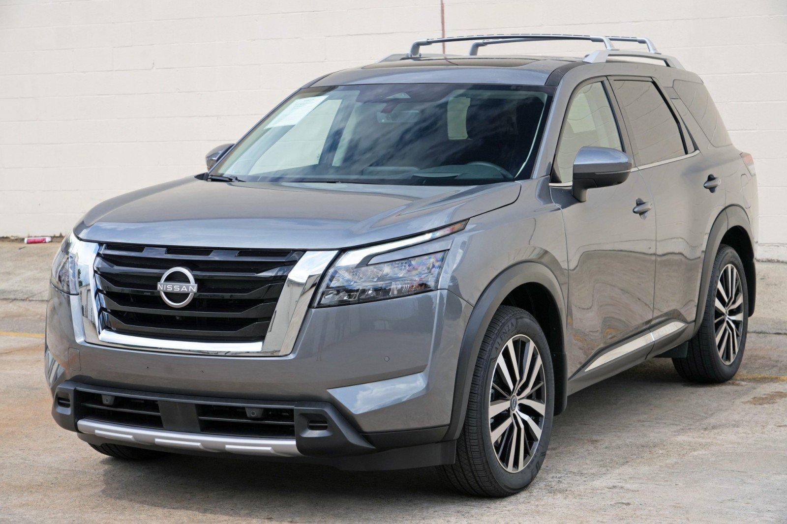 Used 2025 Nissan Pathfinder Platinum w/ Cargo Package AWD/4WD image 46