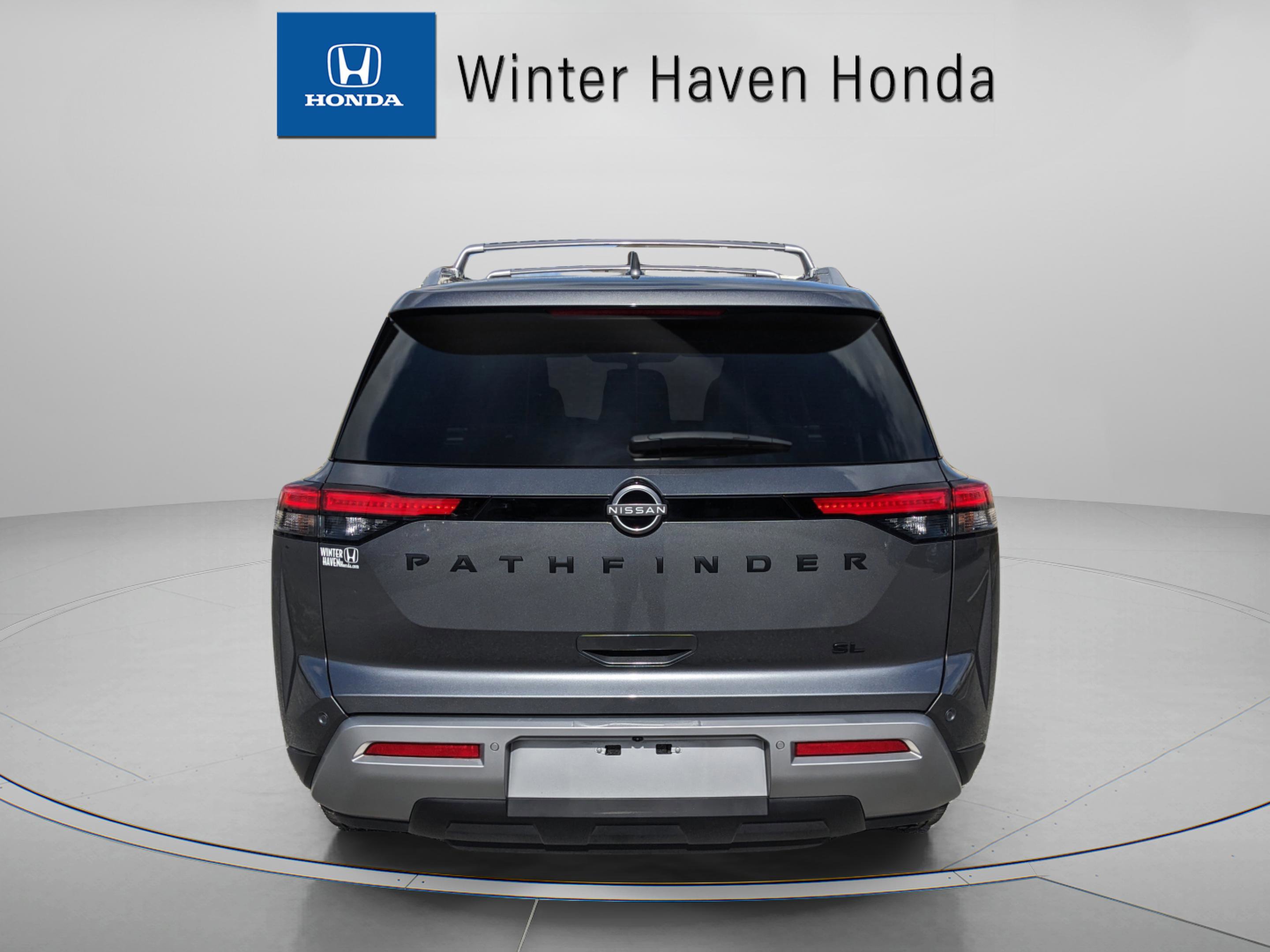 Used 2024 Nissan Pathfinder SL w/ Black Appearance Package image 7