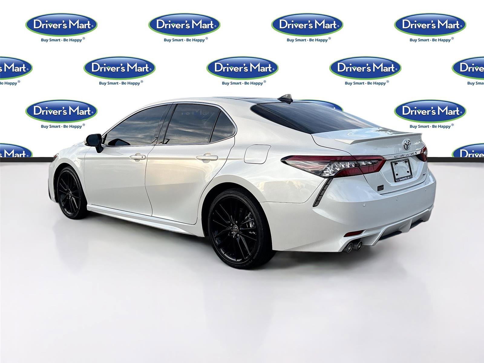 Used 2023 Toyota Camry XSE image 6