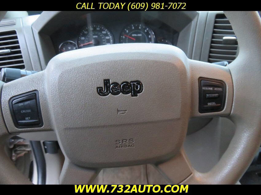 Used 2006 Jeep Grand Cherokee Laredo AWD/4WD image 27