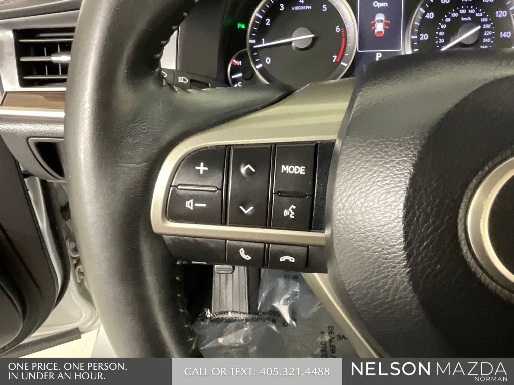 Used 2016 Lexus ES 350 w/ Luxury Package w/Wood Trim FWD image 40