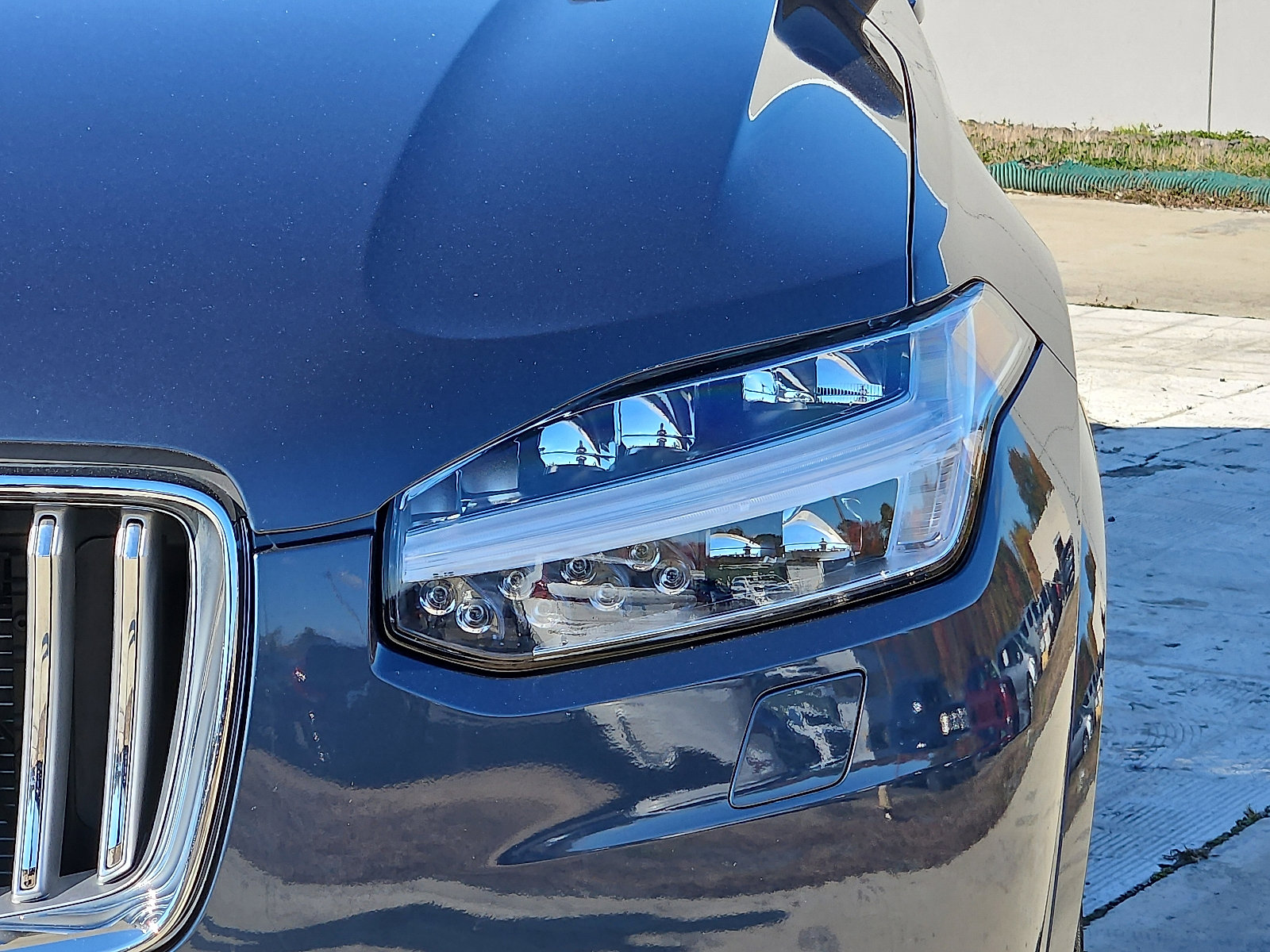 Certified 2024 Volvo XC90 B6 Plus w/ Protection Package Premier image 9