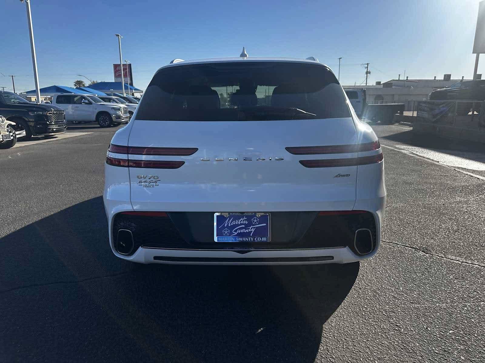 Used 2025 Genesis GV70 2.5T AWD/4WD image 5