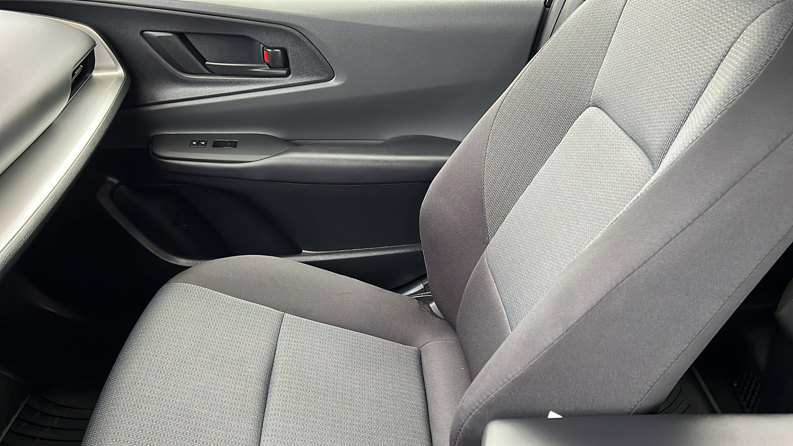 Used 2024 Toyota Prius LE image 19