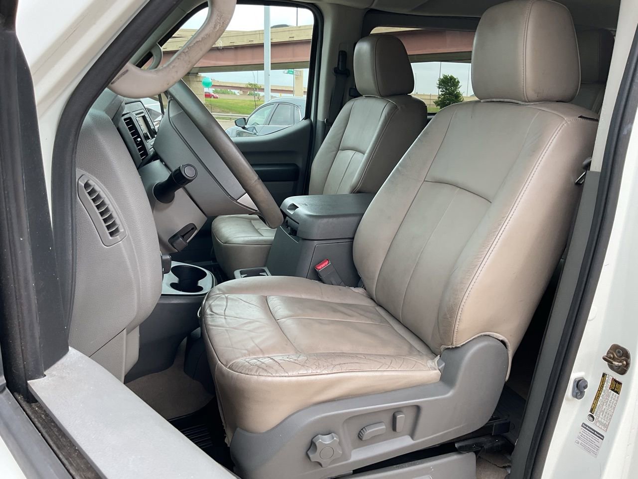 Used 2014 Nissan NV 3500 SL w/ Technology Package image 13