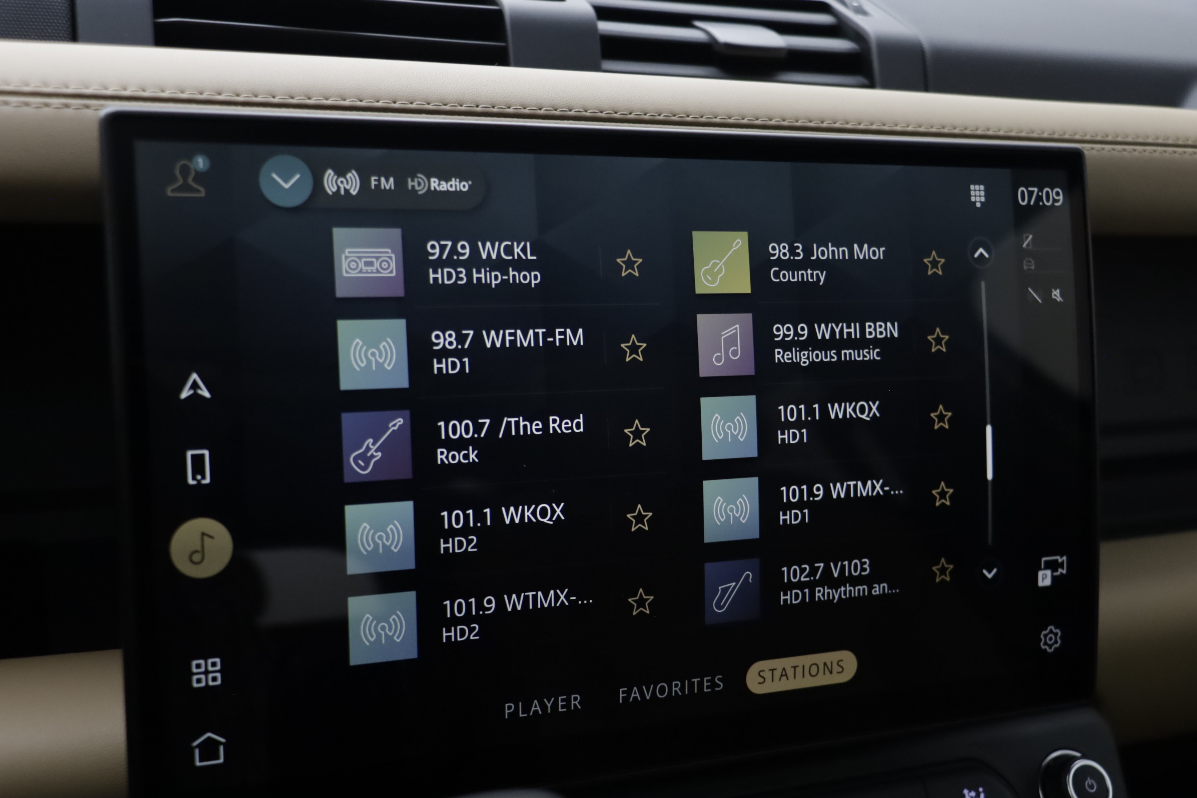 New 2026 Land Rover Defender 110 S AWD/4WD image 9