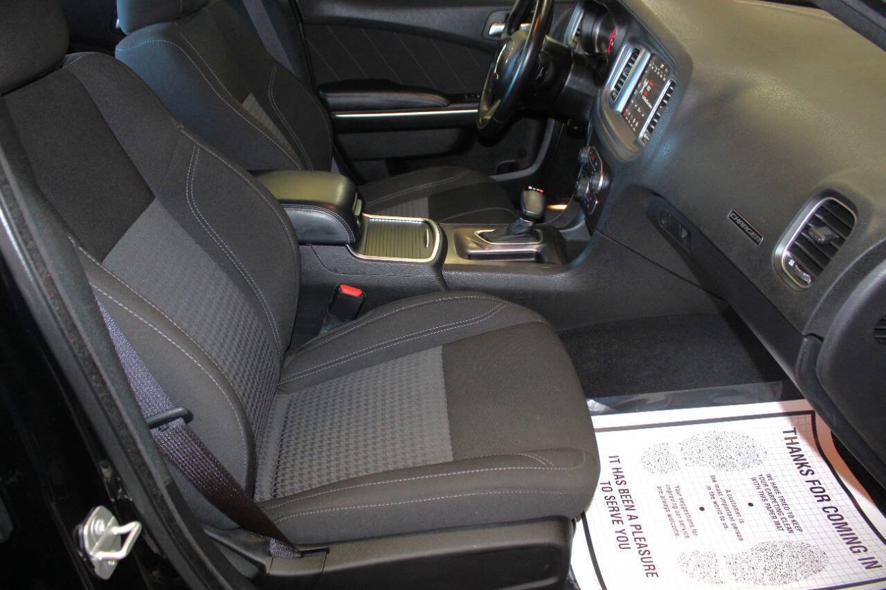 Used 2023 Dodge Charger SXT RWD image 9