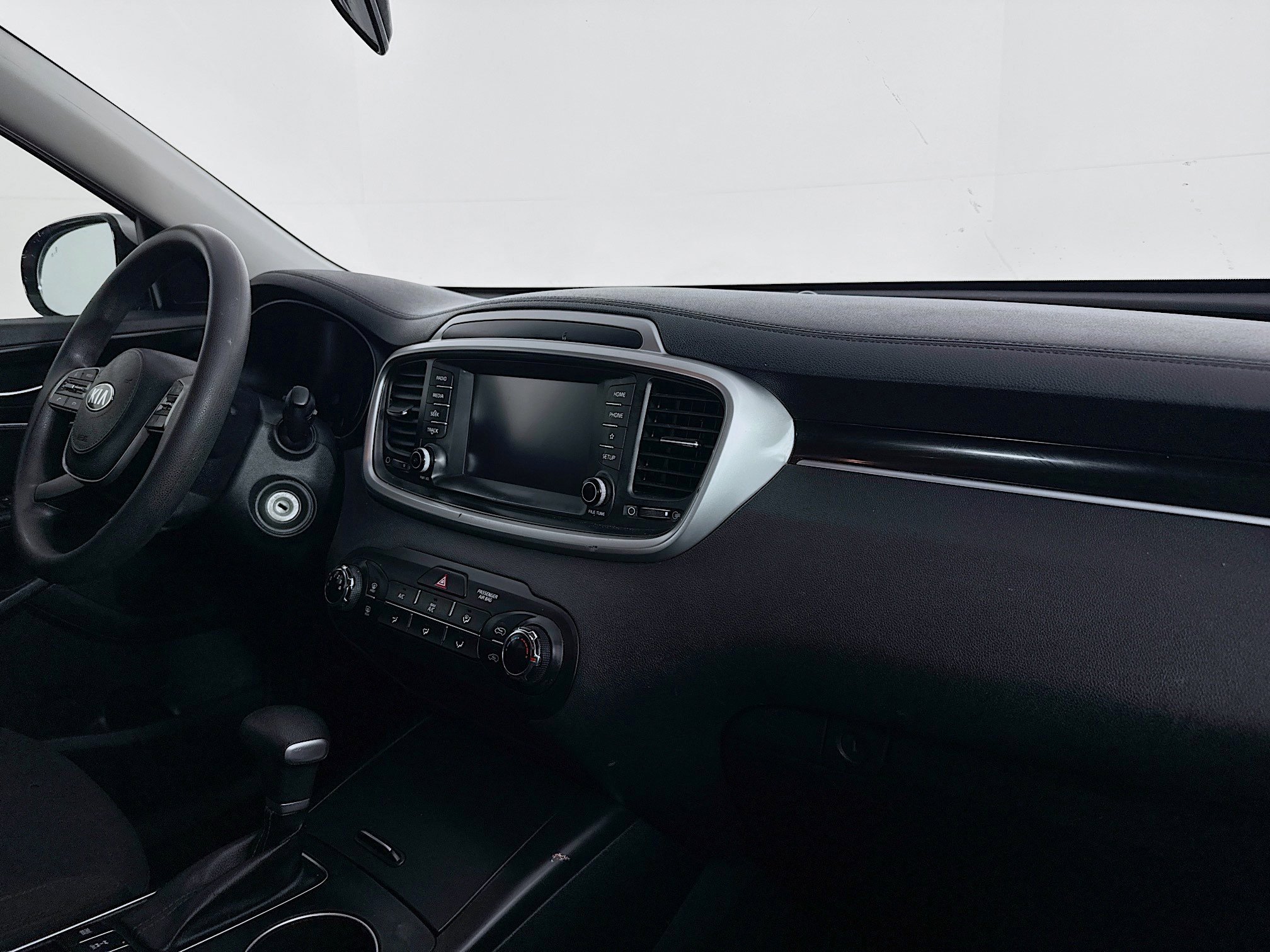 Used 2020 Kia Sorento LX image 25