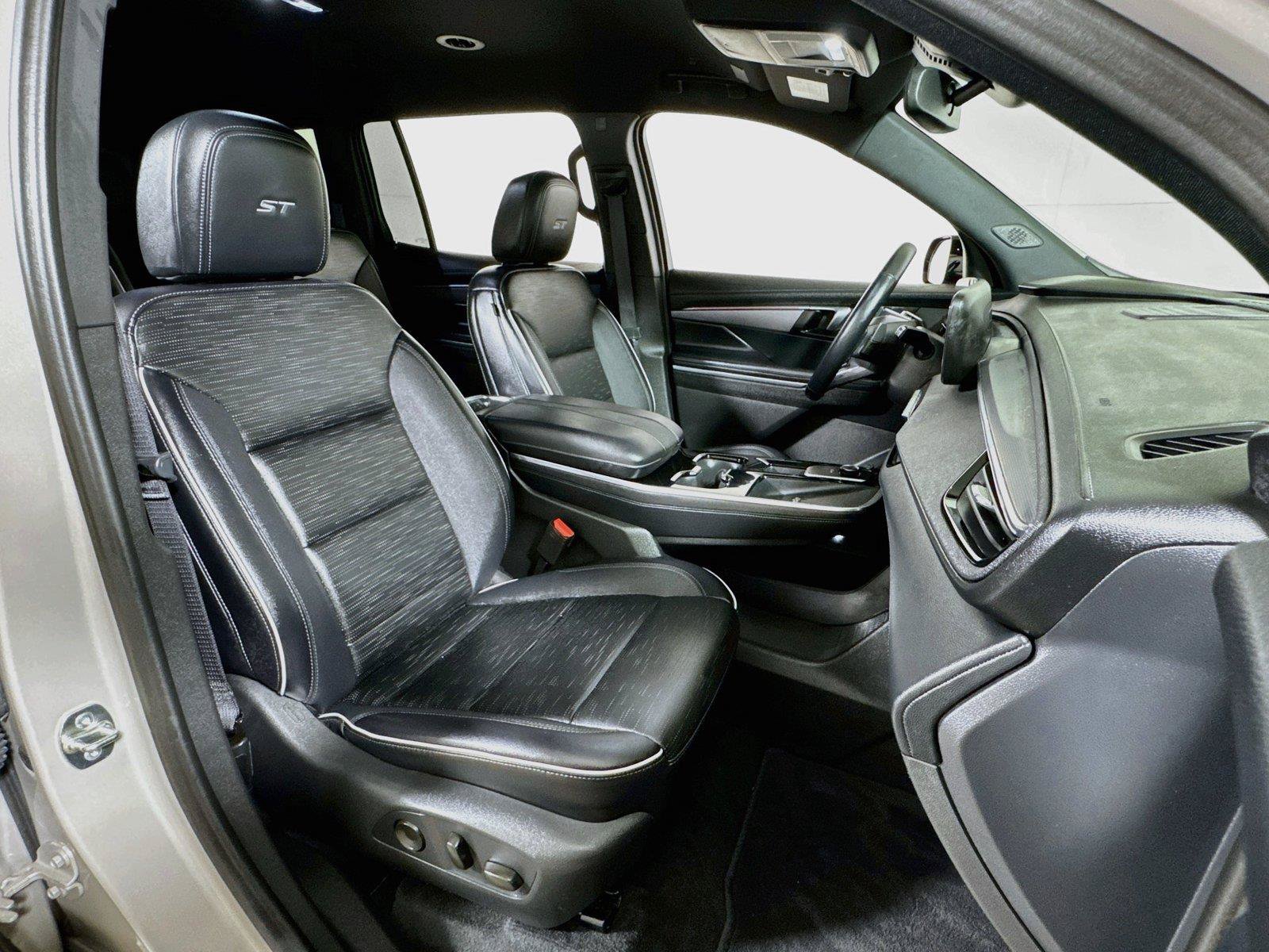 Certified 2026 Buick Enclave Sport Touring FWD image 28