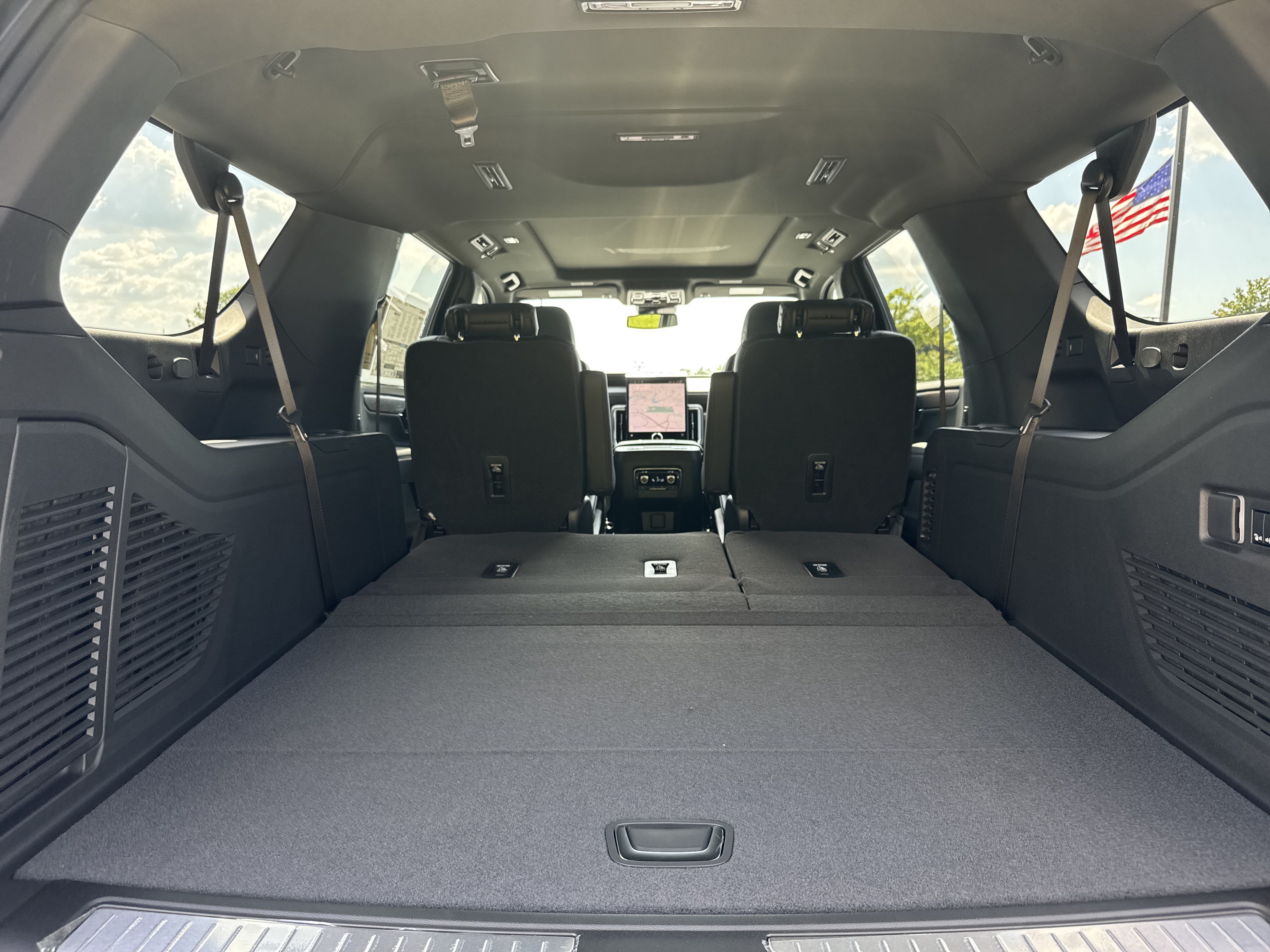New 2026 GMC Yukon XL Denali w/ Sun & Power Step Package AWD/4WD image 37