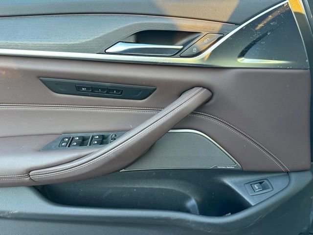 Used 2023 BMW 540i xDrive w/ M Sport Package image 7