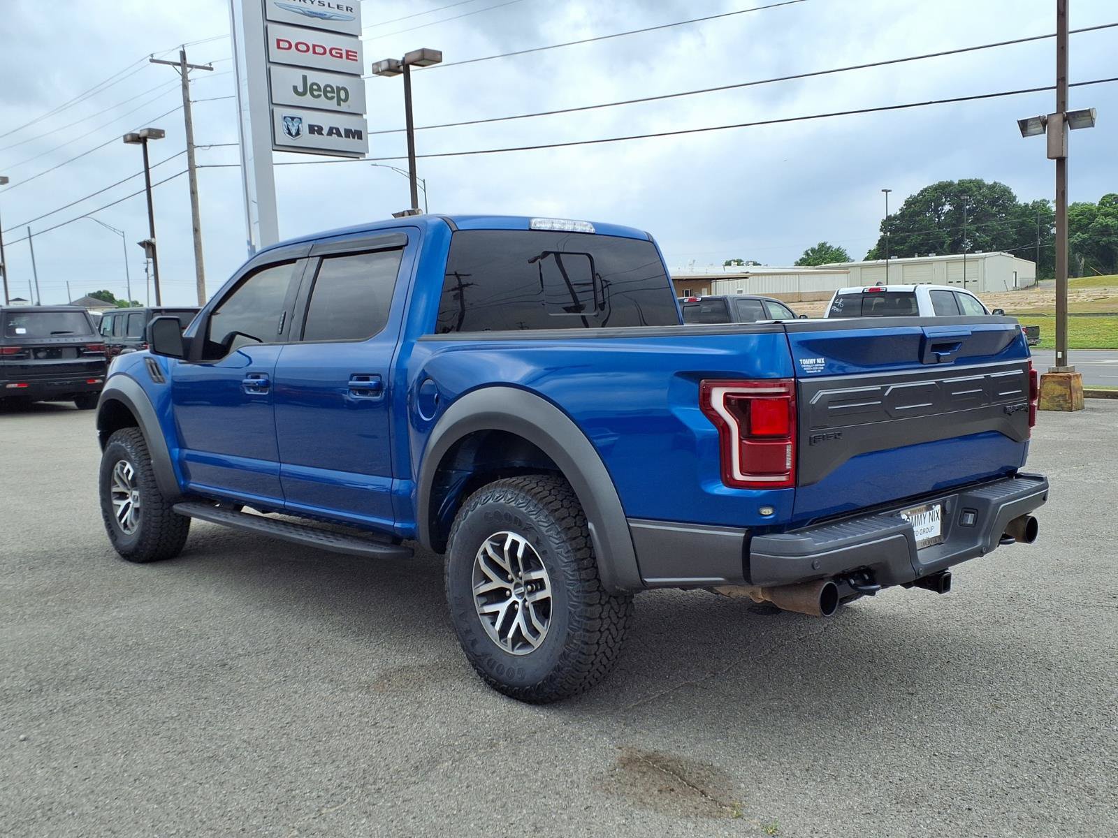 Used 2018 Ford F150 Raptor w/ Equipment Group 802A Luxury AWD/4WD image 2