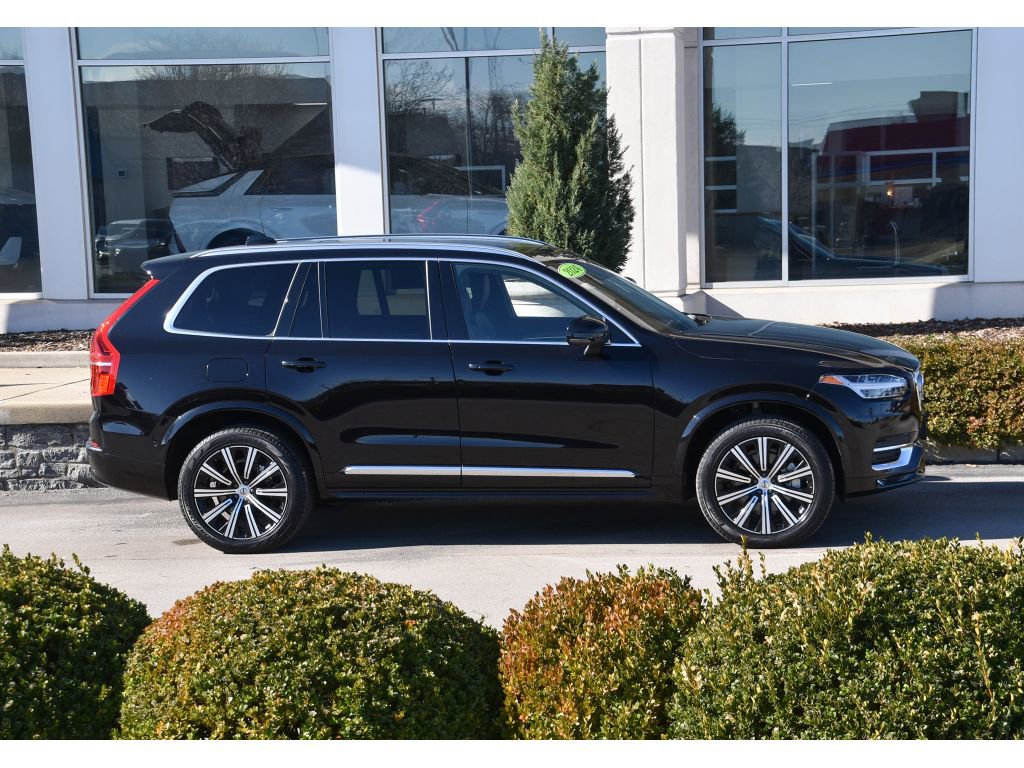 Certified 2024 Volvo XC90 B6 Plus image 3