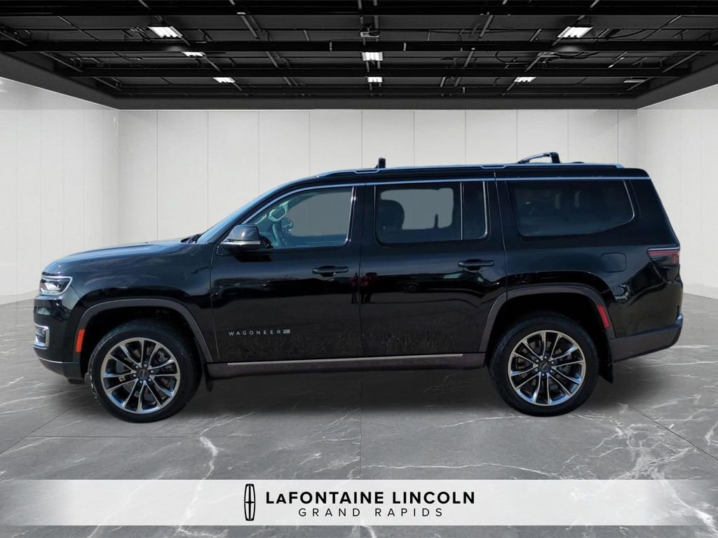 Used 2022 Jeep Wagoneer Series III w/ Premium Group I image 2