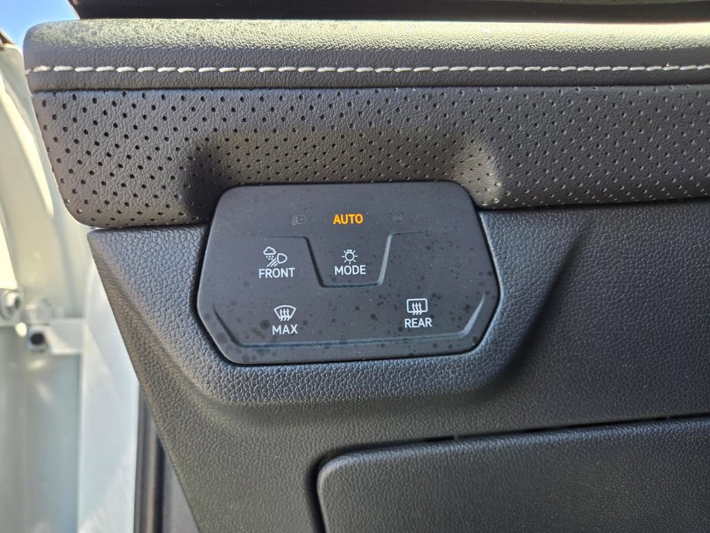 Used 2024 Volkswagen Atlas SE AWD/4WD image 22