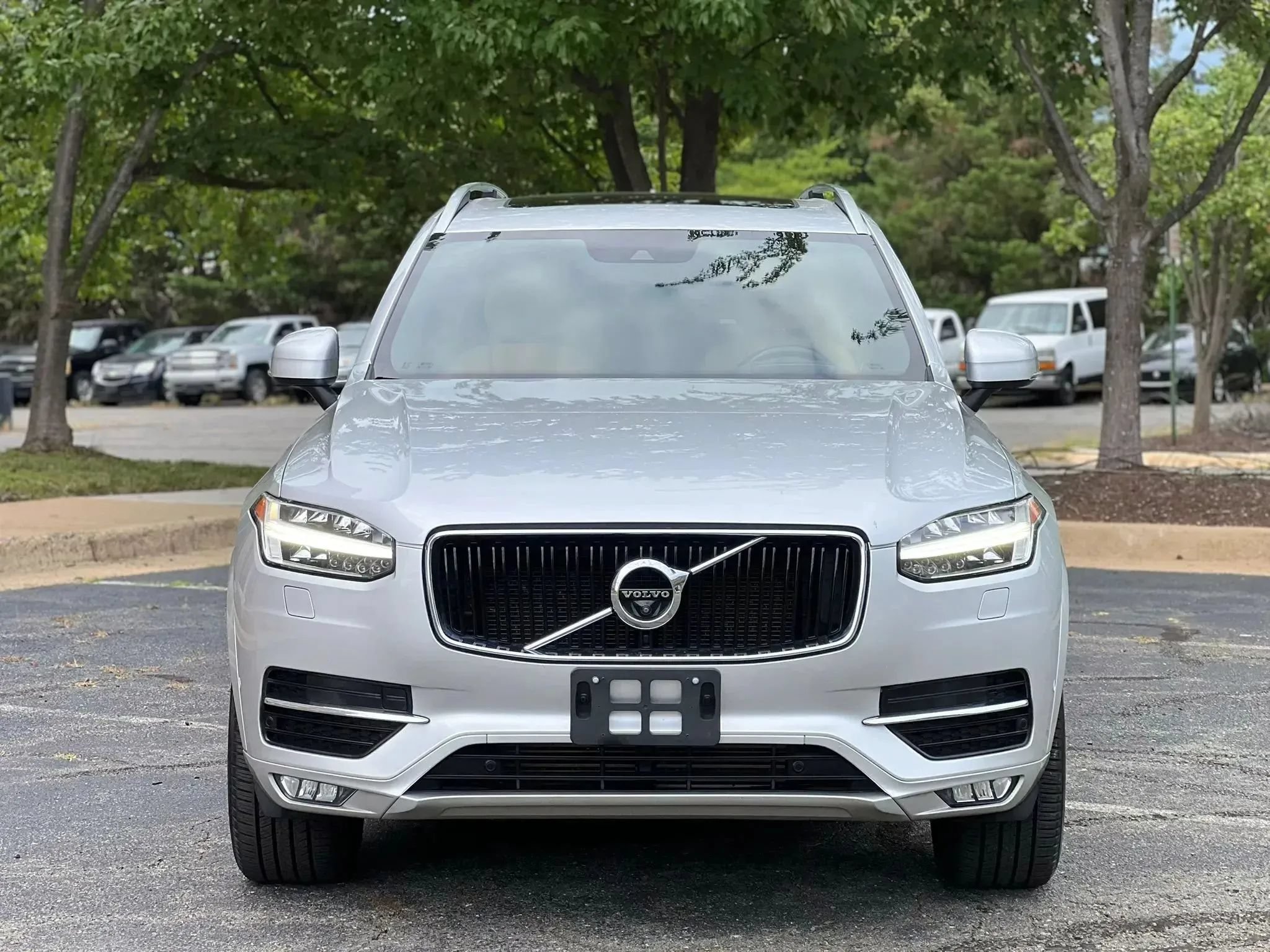 Used 2017 Volvo XC90 T6 Momentum w/ Vision Package AWD/4WD image 8