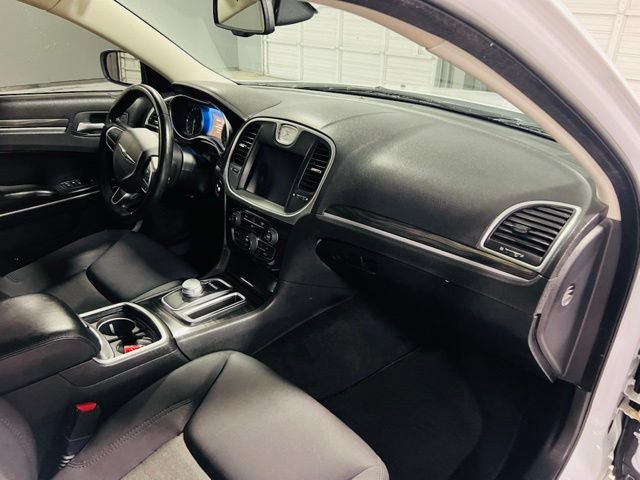 Used 2021 Chrysler 300 Touring w/ Sport Appearance Package RWD image 33