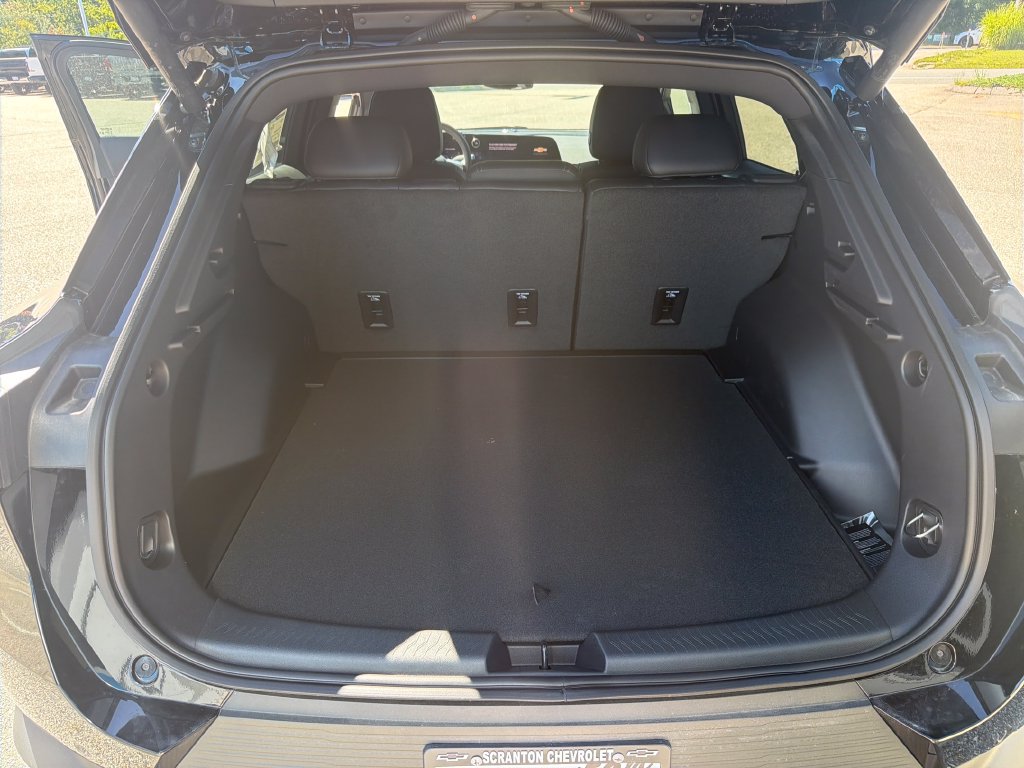 New 2026 Chevrolet Equinox EV LT AWD/4WD image 24