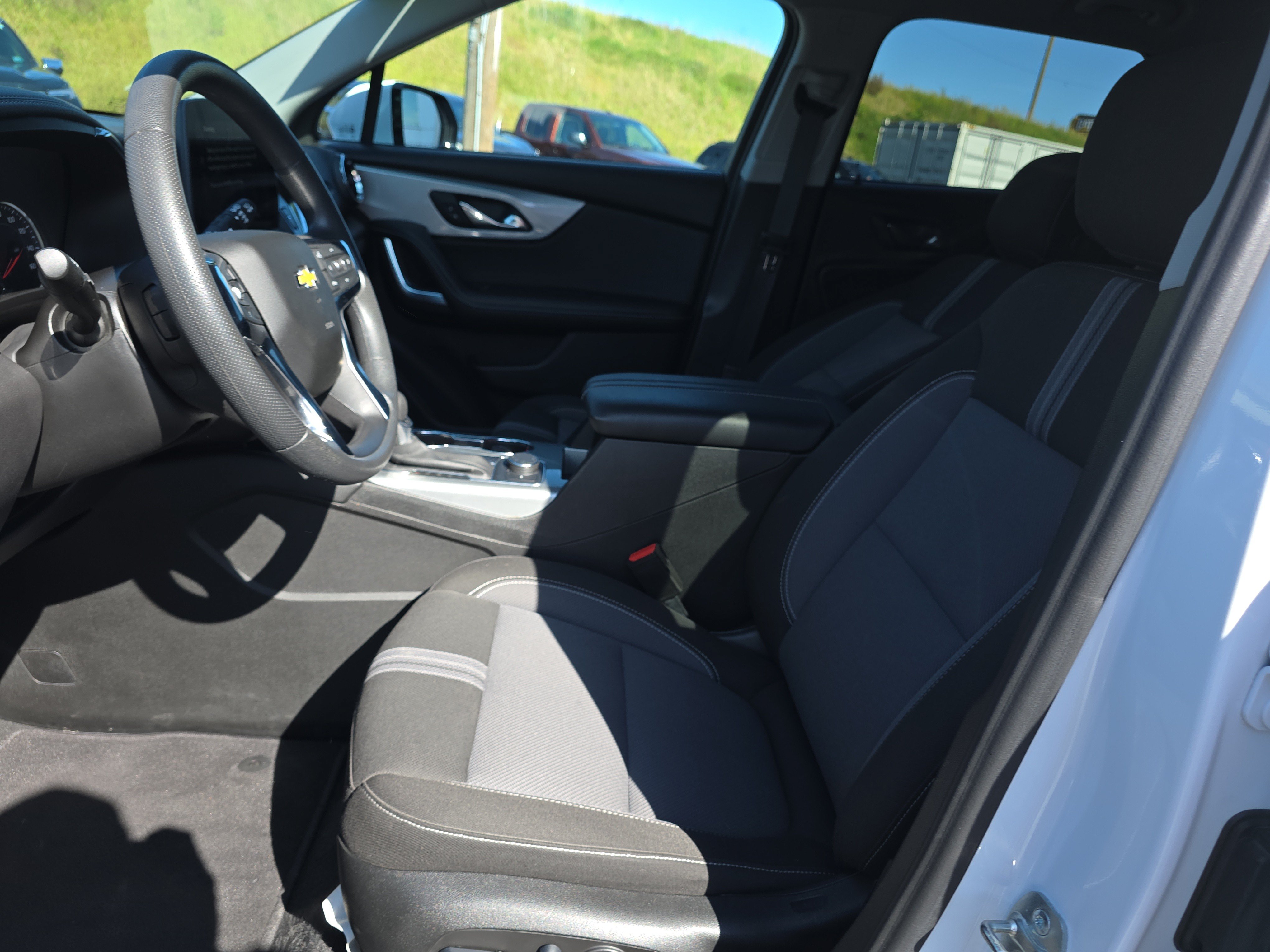 Used 2025 Chevrolet Blazer LT AWD/4WD image 12