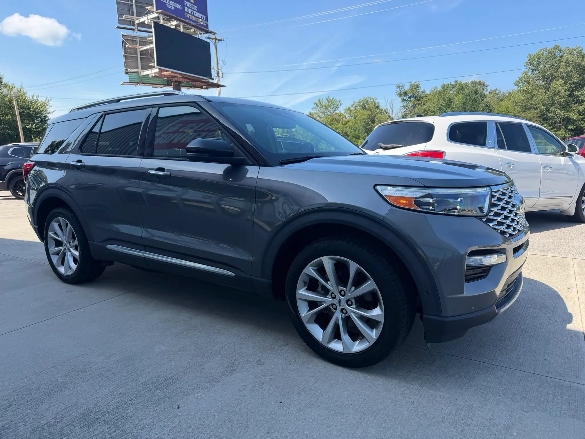 Used 2021 Ford Explorer Platinum w/ Equipment Group 601A AWD/4WD image 6