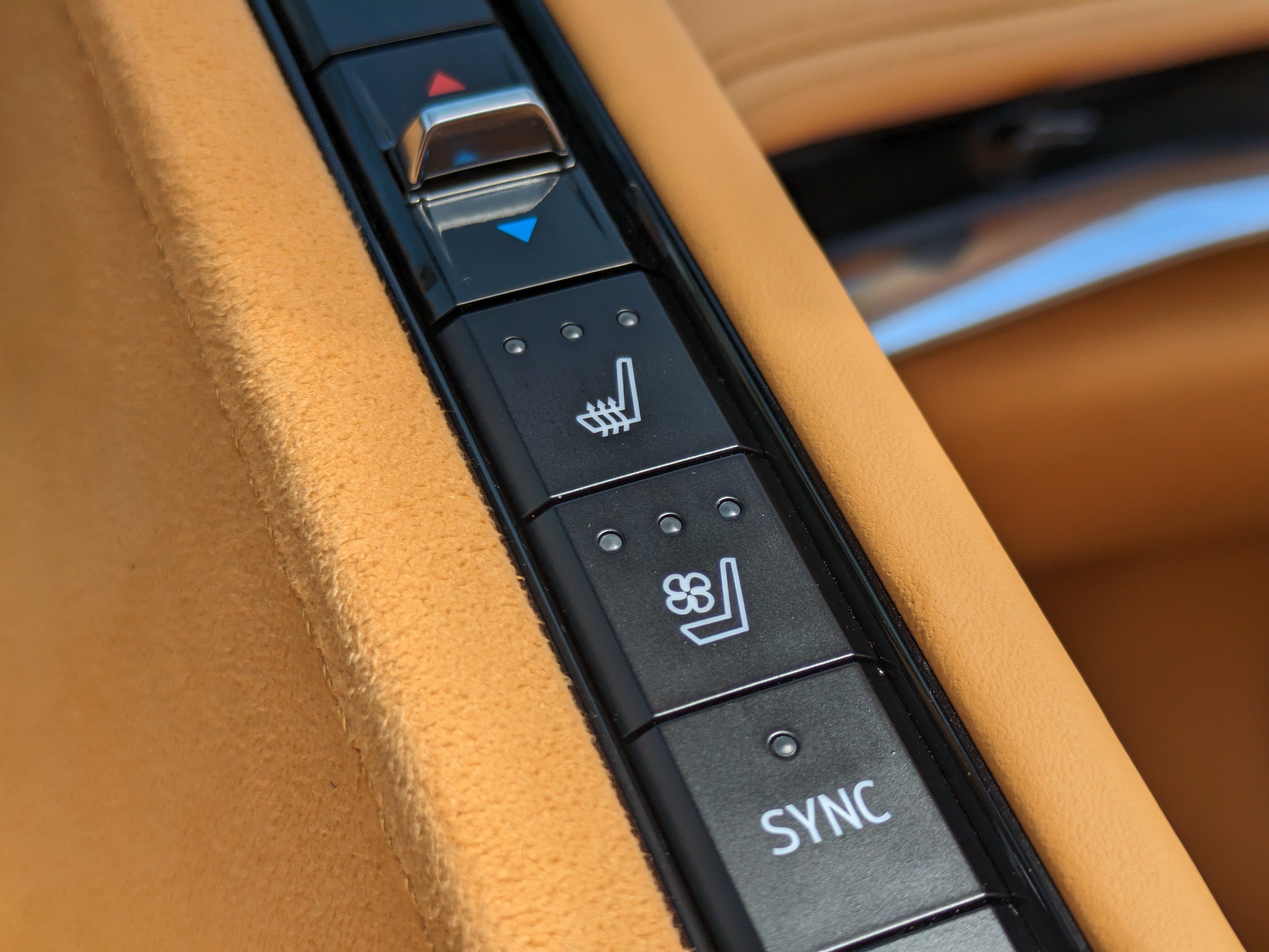 Used 2020 Chevrolet Corvette Stingray Premium Cpe w/ 3LT Preferred Equipment Group RWD image 31