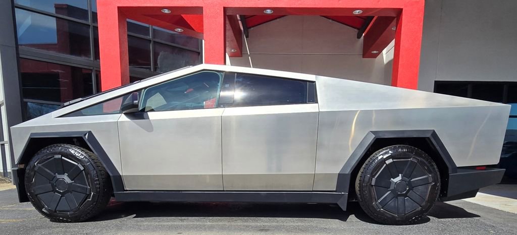 Used 2024 Tesla Cybertruck AWD Crew Cab image 5