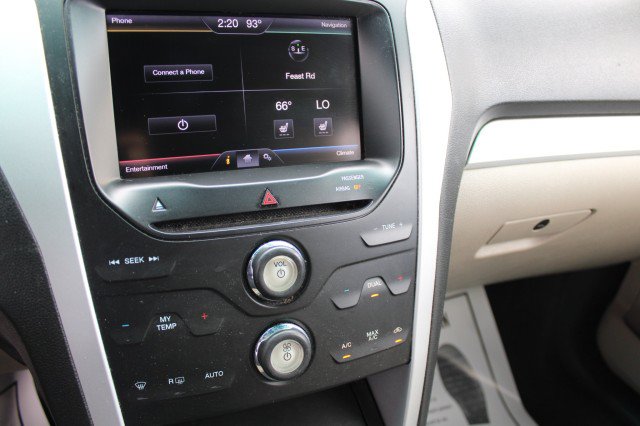 Used 2015 Ford Explorer XLT w/ Equipment Group 202A FWD image 24