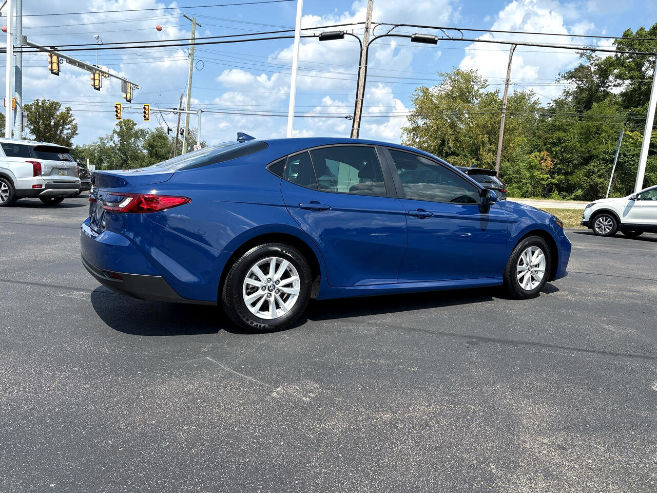 Used 2025 Toyota Camry LE image 5