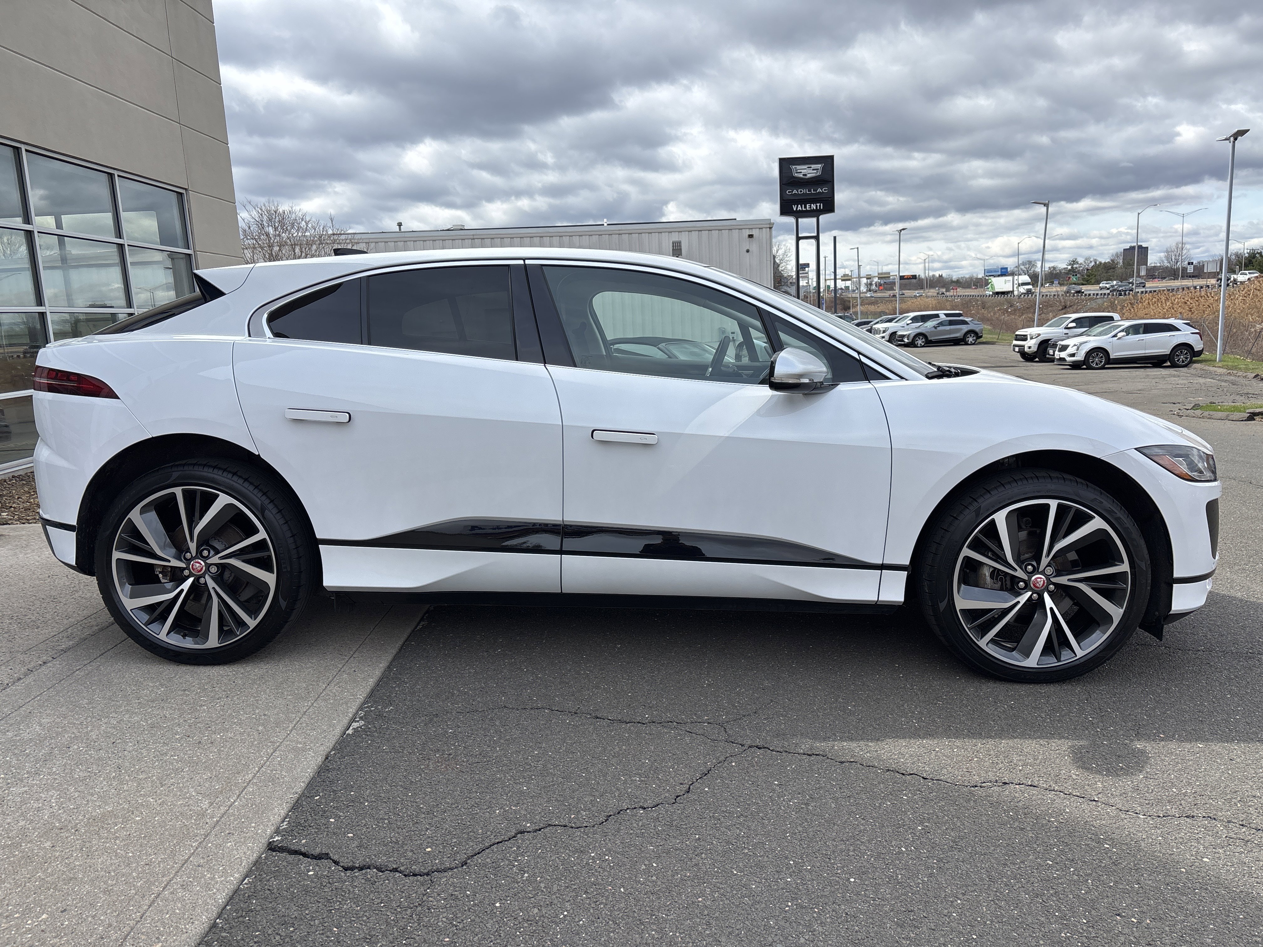 Certified 2023 Jaguar I-PACE HSE image 6
