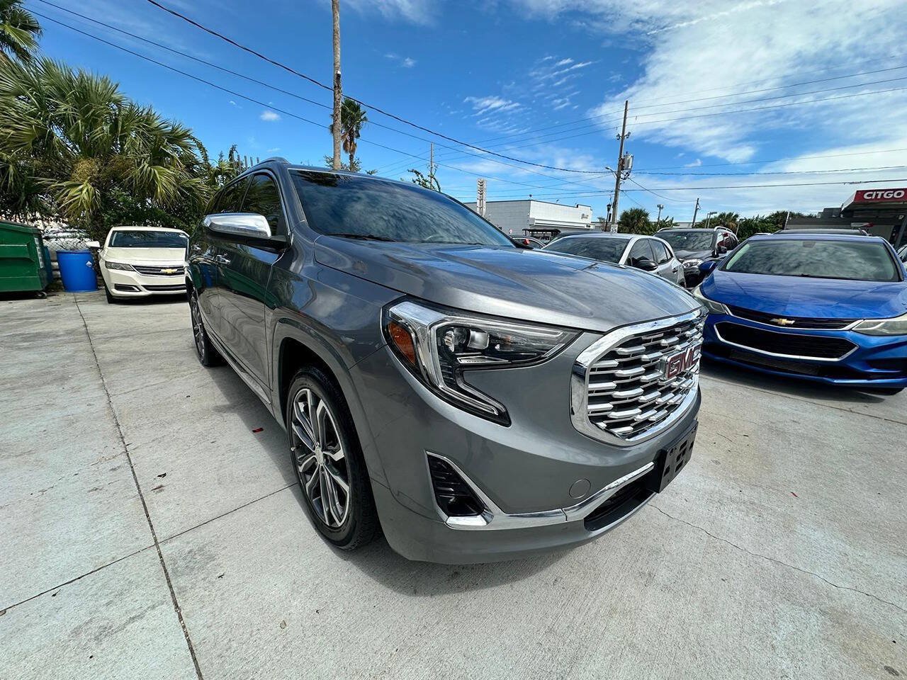 Used 2019 GMC Terrain Denali w/ Driver Alert Package II FWD image 3