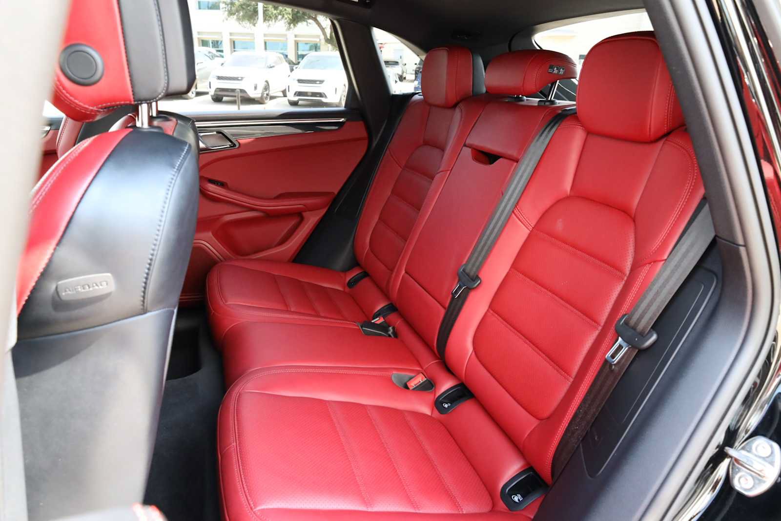 Used 2025 Porsche Macan S AWD/4WD image 37