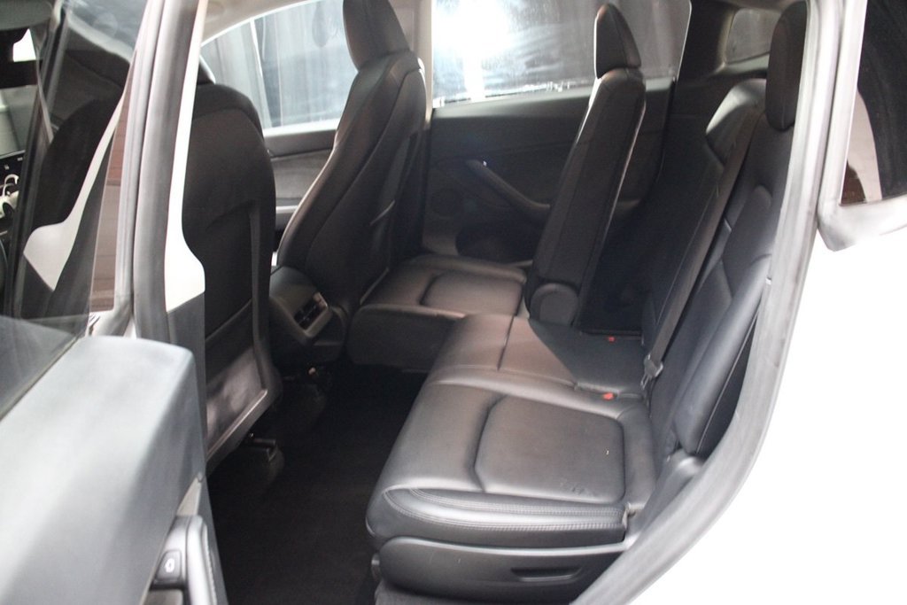 Used 2023 Tesla Model Y Long Range AWD/4WD image 18