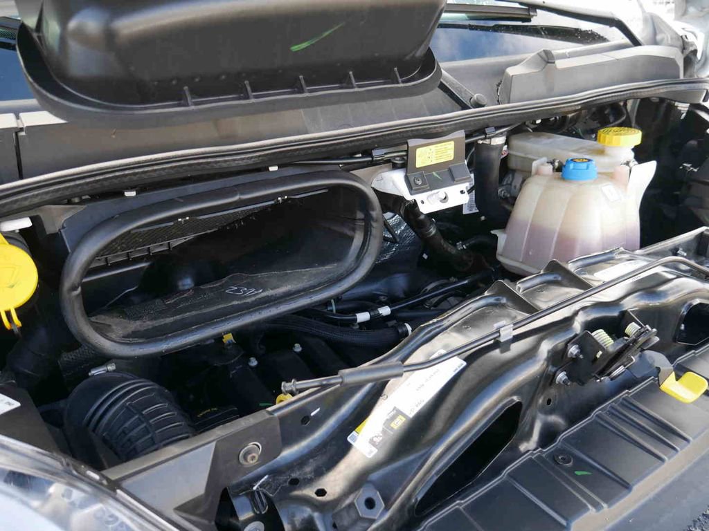 Used 2025 RAM ProMaster 2500 w/ Convenience Group image 12