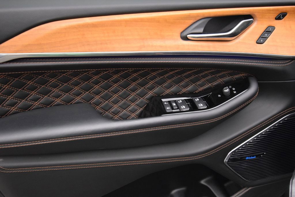 Used 2024 Jeep Grand Cherokee L Summit image 30