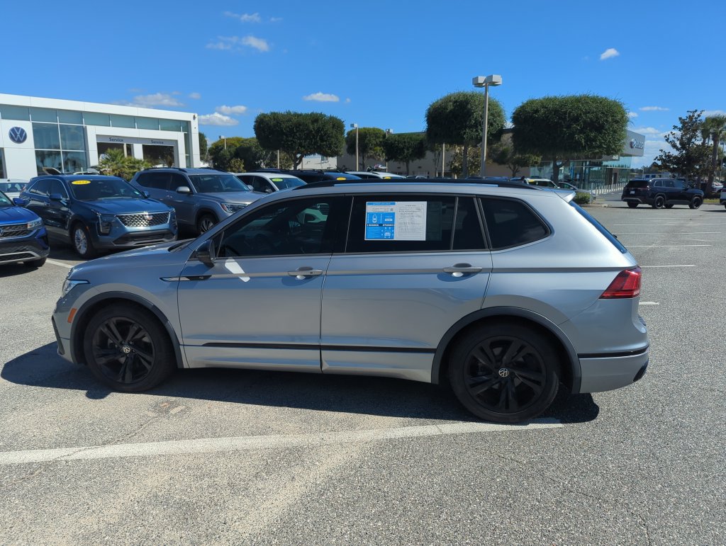 Used 2023 Volkswagen Tiguan SE R-Line FWD image 10