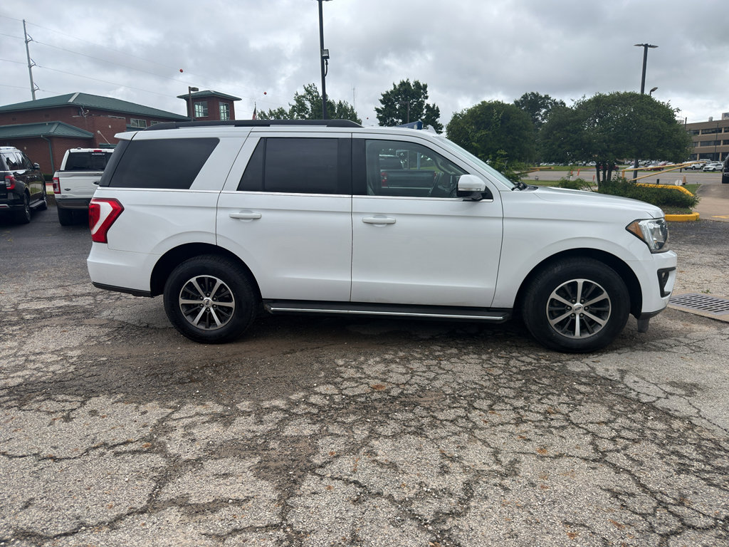 Used 2018 Ford Expedition XLT w/ Equipment Group 202A RWD image 4