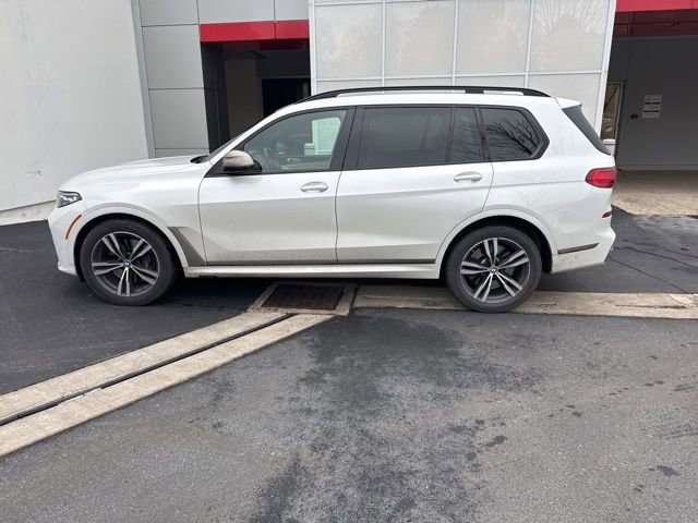 Used 2021 BMW X7 M50i image 2