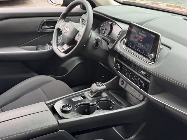 Used 2025 Nissan Rogue S AWD/4WD image 21