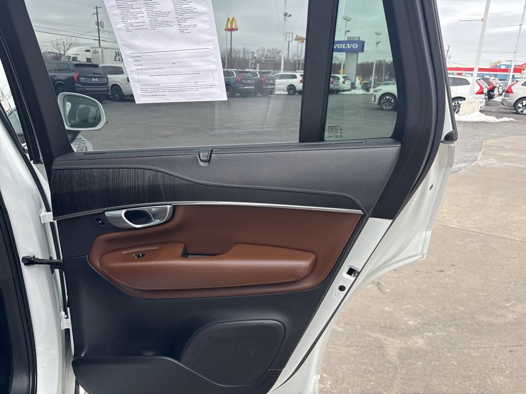 Certified 2024 Volvo XC90 T8 Ultimate w/ Protection Package Premier image 46