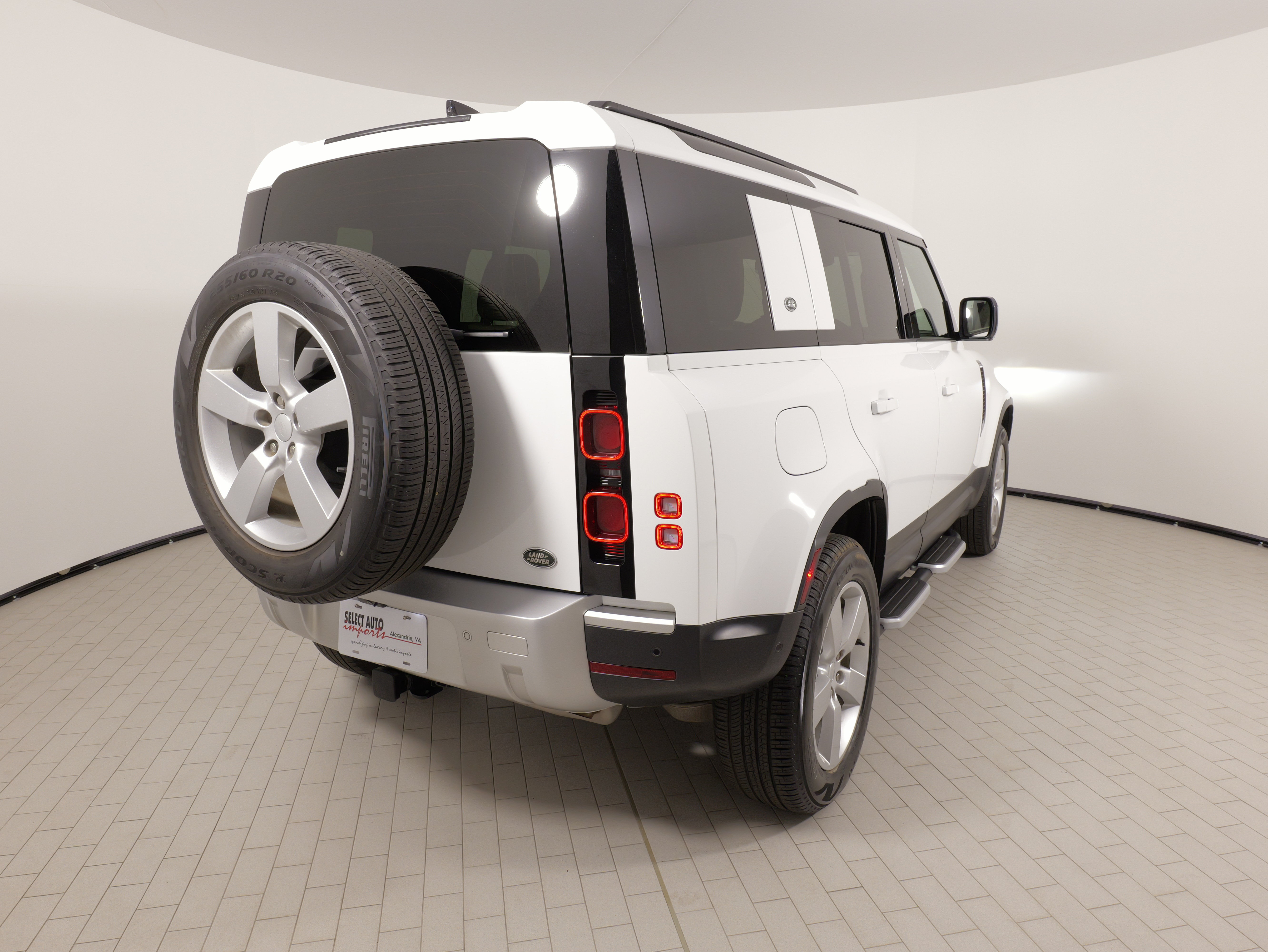 Used 2022 Land Rover Defender 110 SE AWD/4WD image 13