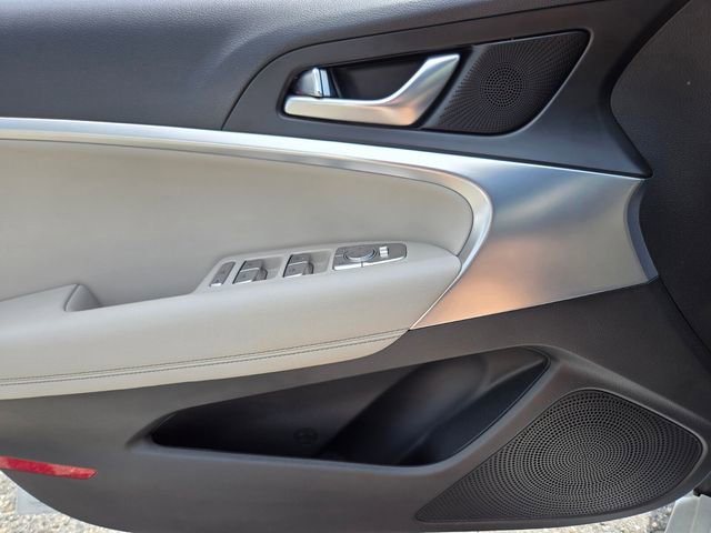 Used 2022 Genesis G70 2.0T RWD image 33