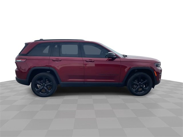 Used 2023 Jeep Grand Cherokee Altitude image 9
